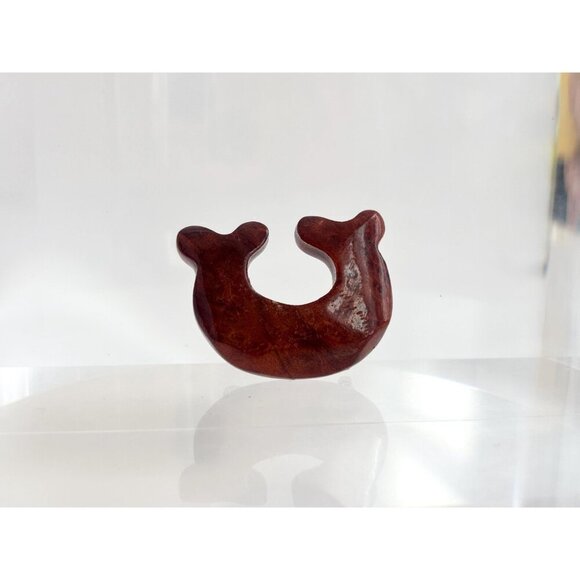 Solid Wood Mahogany Whale Shaped Shiny Sealed Vintage Brooch Pin - Picture 9 of 9